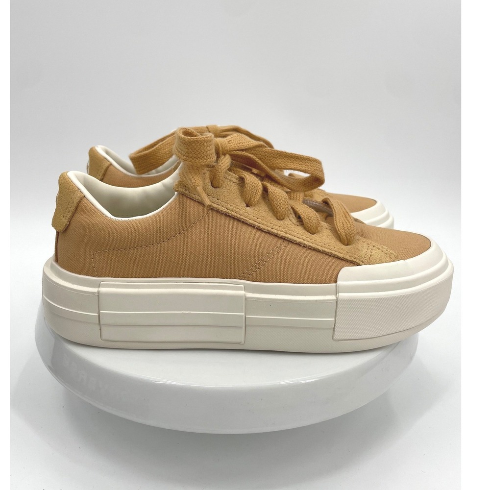 Converse All Star Cruise Sneakers Womens 7.5 Tan Canvas Platform Classic Trendy